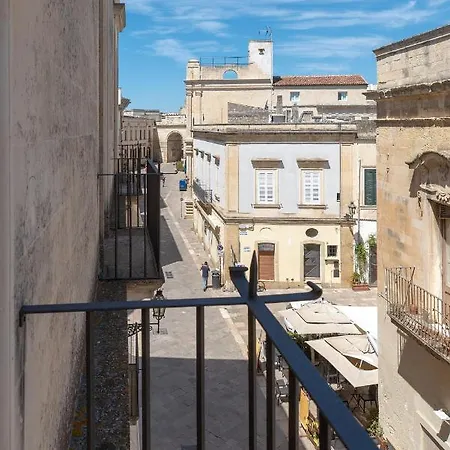 Palazzo Charlie Alojamento de Acomodação e Pequeno-almoço Lecce