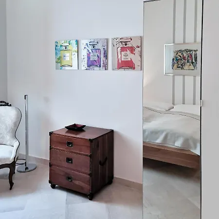 Palazzo Charlie Lecce