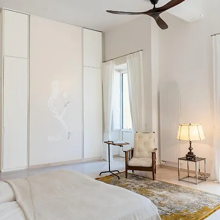 Palazzo Charlie לינה וארוחת בוקר לצ'ה