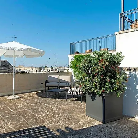 לינה וארוחת בוקר Palazzo Charlie 4*