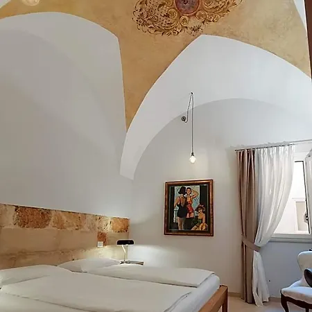 Palazzo Charlie Bed & Breakfast