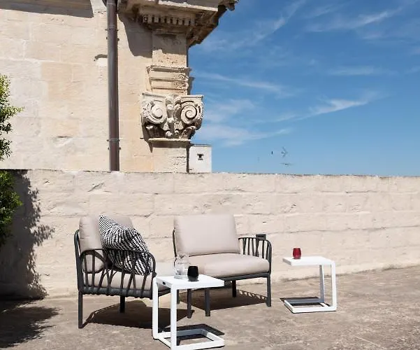 Palazzo Charlie 4* לצ'ה