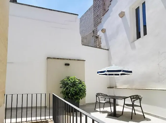 Palazzo Charlie 4* לצ'ה